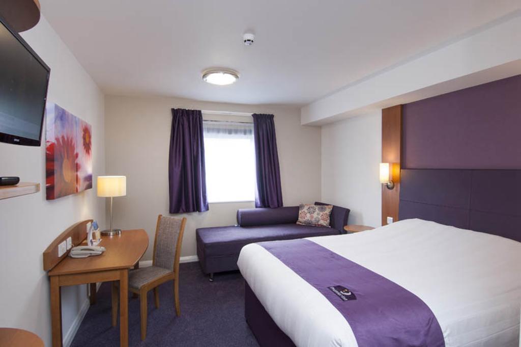 Premier Inn Glenrothes Exteriör bild