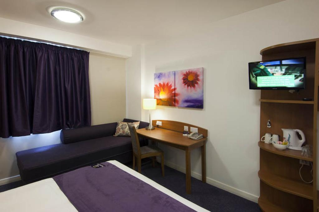 Premier Inn Glenrothes Exteriör bild