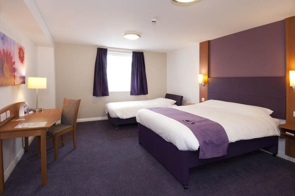 Premier Inn Glenrothes Exteriör bild