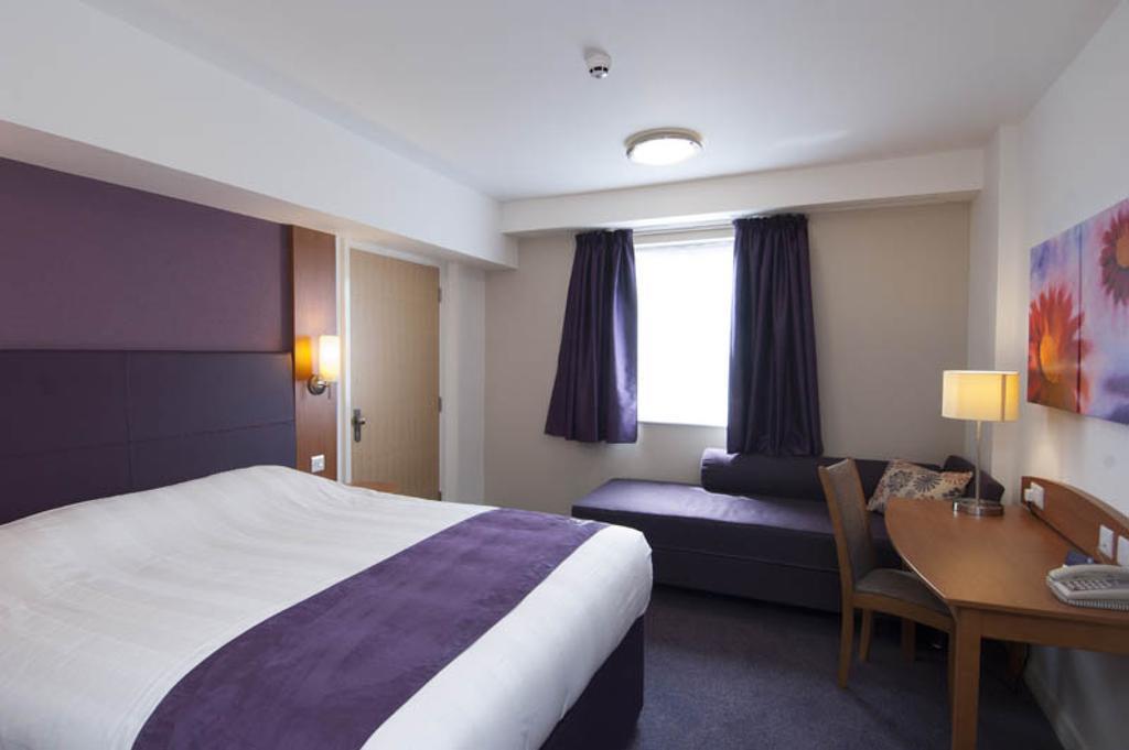 Premier Inn Glenrothes Exteriör bild